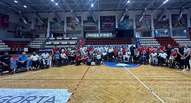 Engeller tekerlekli sandalye futbolu ile kalktı