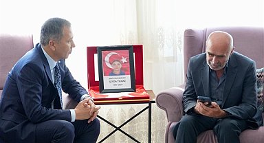 İçişleri Bakanı Yerlikaya’dan şehit polis memuru Yılmaz’ın ailesine taziye ziyareti