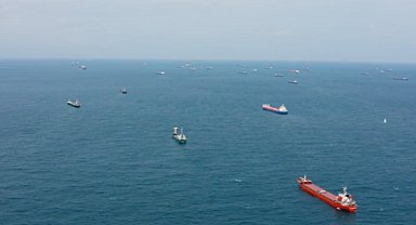 İngiltere, Rusya'nın gölge petrol filosundan 10 gemiye yaptırım uygulayacak