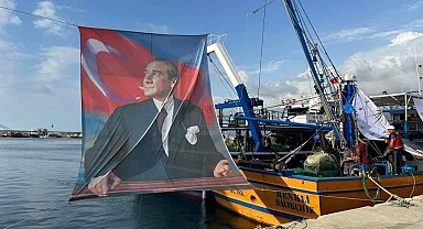 İskenderun'da tekneler körfeze açıldı
