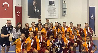 İzmir'de düzenlenen Zafer Kupası tamamlandı