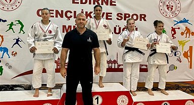 İzmirli judocular Uluslararası Judo Turnuvası’nda altın madalya kazandı