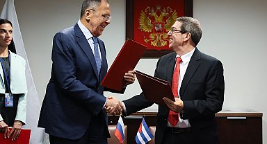 Lavrov, Küba Dışişleri Bakanı Parilla ile buluştu