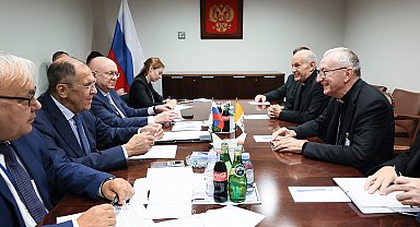 Lavrov, Vatikan'ın Devlet Sekreteri Parolin ile bir araya geldi