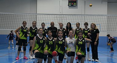 Mamak Belediyesi voleybol takımı Pilten’i 1-3 yendi