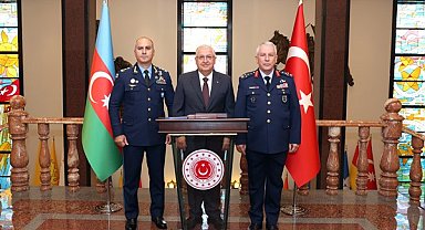 Milli Savunma Bakanı Güler, Azerbaycan Hava Kuvvetleri Komutanı İslamzade ile görüştü