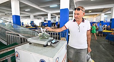 Muratpaşa Belediyesi, pazarda hassas terazi noktaları oluşturdu