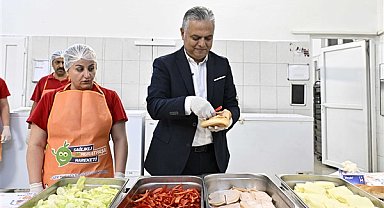 Muratpaşa’dan öğrencilere ‘okul menüsü’ desteği