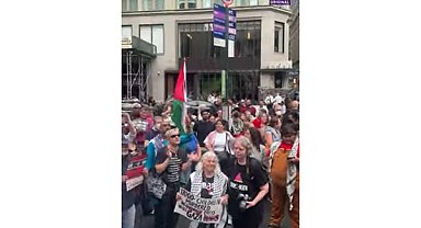 Netanyahu BM önünde protesto edildi: Çocukları öldürmeyi durdurun