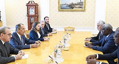 Rusya Dışişleri Bakanı Lavrov, Afrika Birliği Komisyonu Başkanı Mahamat ile görüştü