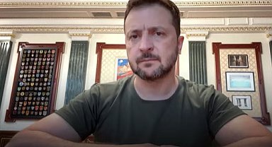 Ukrayna'da hükümet değişikliği beklenirken bakanlar istifa etti