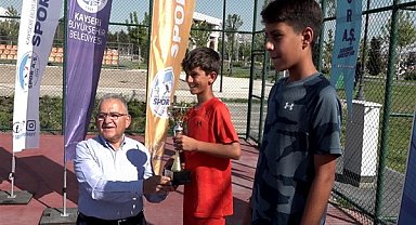 Ulusal 12 Yaş Hafta Sonu Tenis Turnuvası yapıldı
