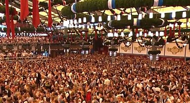 Ünlü bira festivali Októberfest kapılarını açtı