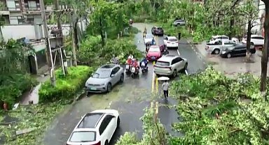Vietnam'daki tayfunun ardından yetkililer ölü sayısını güncelledi