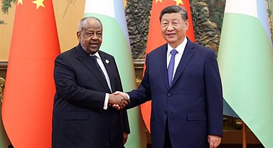 Xi Jinping, Cibuti Devlet Başkanı Guelleh'le görüştü