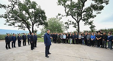 Xi, Sha'anxi ve Guansu'da incelemelerde bulundu