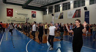 29 Ekim’de 500 kişilik zeybek gösterisinin hazırlıkları sürüyor
