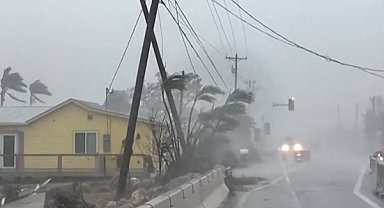 ABD'de Milton kasırgasında bir buçuk milyon kişi elektriksiz kaldı
