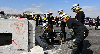  Afyonkarahisar'da Örnek Afet Tatbikatı: ANDA Ekibi Başarılı Kurtarma Operasyonu Gerçekleştirdi