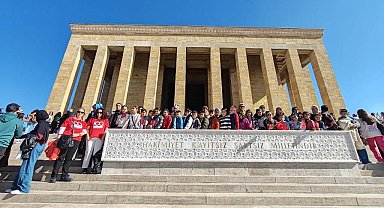Afyonkarahisar Merkez Nurettin Karaman İlkokulu öğrencileri Ankara'yı gezdi