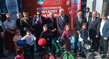 Bahçelievler'de Cumhuriyetin 101. yılına özel 101 bisiklet dağıtıldı