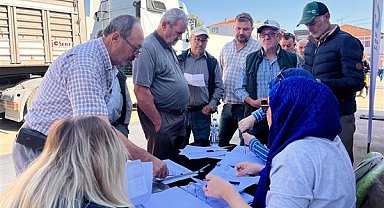Balıkesir Büyükşehir’den Manyaslı üreticilere süt otu tohumu desteği