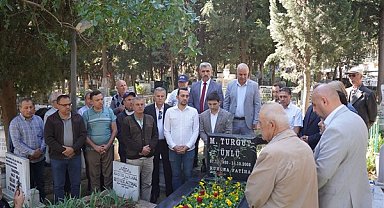 Başkan Aydın, Turgut Ünlü’nün vefatının 16. Yılında anma törenlerine katıldı