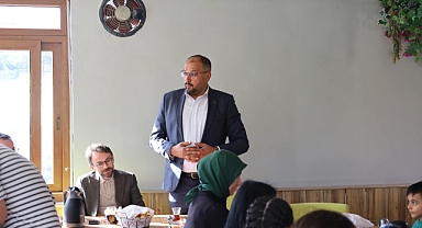 Başkan Bodur, Eğitim Bir-Sen Kahvaltı Programında Öğretmenlerle Bir Araya Geldi