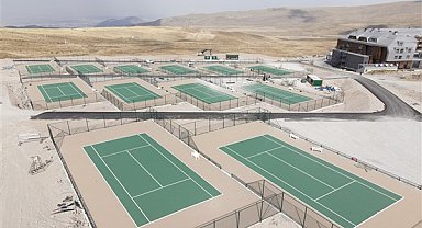 Başkan Büyükkılıç, Erciyes’te yapımı devam eden tenis kortları çalışmaları inceledi