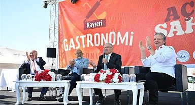Başkan Büyükkılıç, Gastronomi Paneli’ne katıldı
