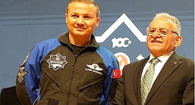 Başkan Büyükkılıç, ilk Türk astronotu Gezeravcı'yı Bilim Şenliği'ne davet etti