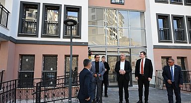 Başkan Er, yapımı devam eden köy evlerini inceledi