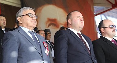 Başkan Özaşkın, Cumhuriyet Bayramı kutlamalarına katıldı