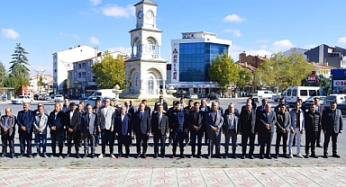 Çay’da 19 Ekim Muhtarlar Günü Dörtyol Meydanı’nda Kutlandı