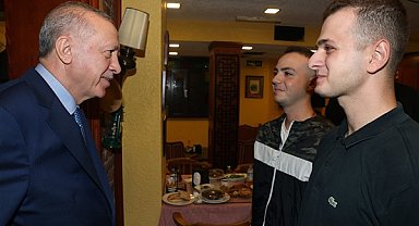 Cumhurbaşkanı Erdoğan, Çengelköy'de vatandaşlar ile sohbet etti