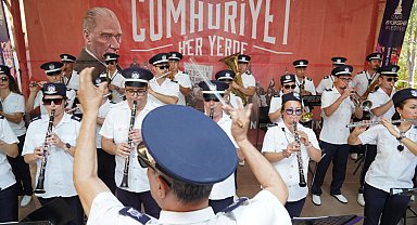 Cumhuriyet Bayramı kutlamaları Kemalpaşa'da başladı