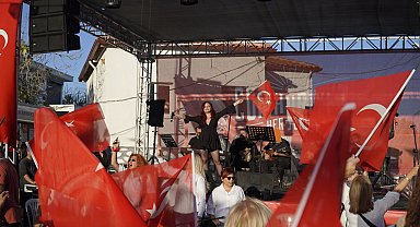 Cumhuriyet Her Yerde etkinliği, Çeşme Germiyan Mahallesi’nde yapıldı