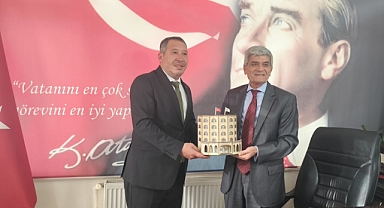 Dinar Belediye Başkanı Veysel Topçu, Kızılören Belediye Başkanı Ali Erol'u Ziyaret Etti