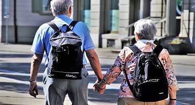 DSÖ: Milyonlarca yaşlı insan hala karşılanmamış bakım ihtiyaçlarıyla mücadele ediyor