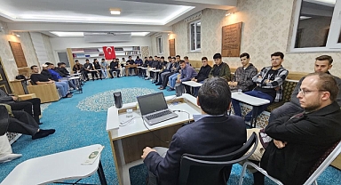 Emirdağ Gençlik Merkezinde Üniversite Öğrencilerine Yönelik Tanışma Programı Düzenlendi