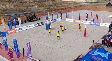 Erciyes'te En Havalı Voleybol Turnuvası'nda 16 takım mücadele etti