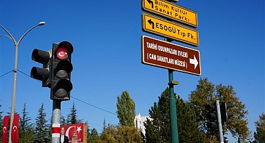 Eskişehir'de 29 Ekim’e özel trafik ışıklarında düzenleme yapıldı