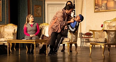 “Eyvah Yine Karıştı” Gala Gecesi Büyük İlgi Gördü