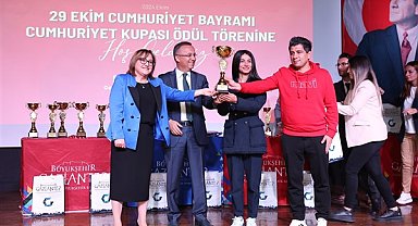 Gaziantep'te 29 Ekim Cumhuriyet Bayramı Cumhuriyet Kupası ödül töreni düzenlendi