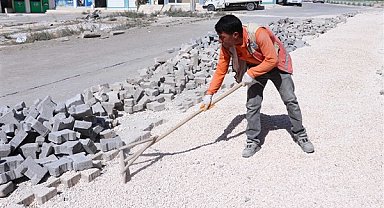 Haliliye’de üstyapı atağı ile sokaklar onarılıyor