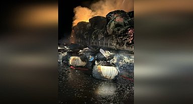 Hilvan'da pamuk yüklü tırda yangın çıktı