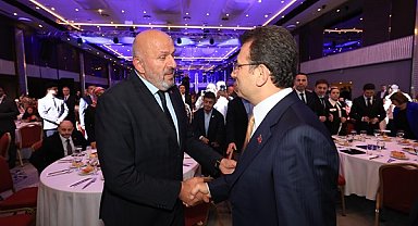 İmamoğlu, İstanbul'un muhtarlarıyla buluştu