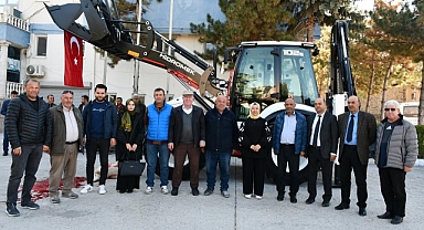 İscehisar Belediyesi Araç Filosuna Yeni İş Makinesi Eklendi