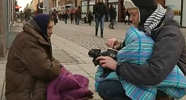 İsveç hükümetinin ''dilencilik yasağı'' planları eleştiriliyor