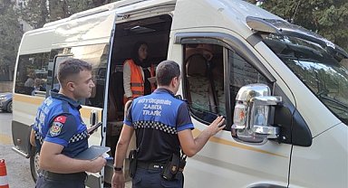 İzmir Büyükşehir Belediyesi’nden servis araçlarına sıkı denetim